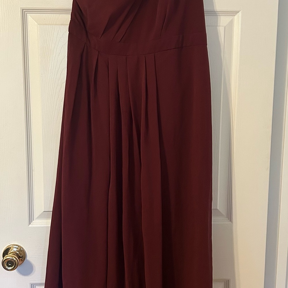 Elegant Burgundy Maxi Dress